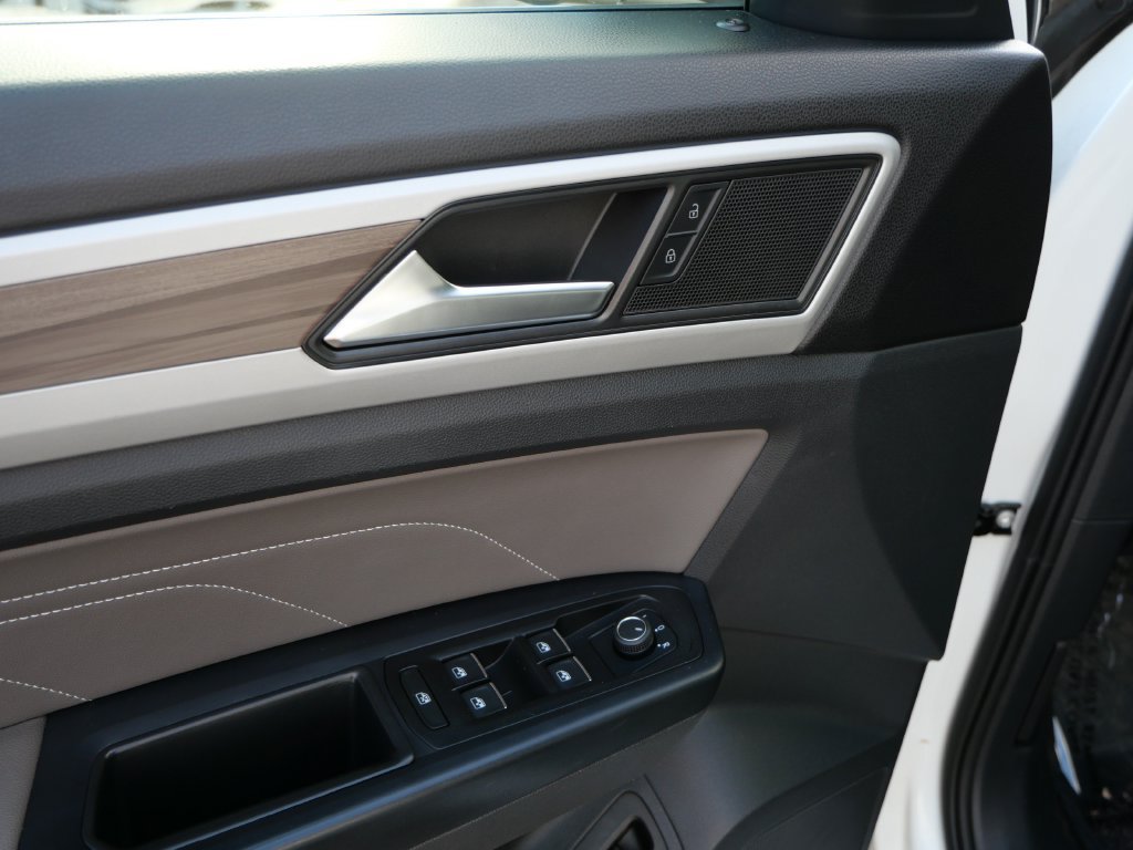 Used 2021 Volkswagen Atlas SEL AWD/4WD image 23