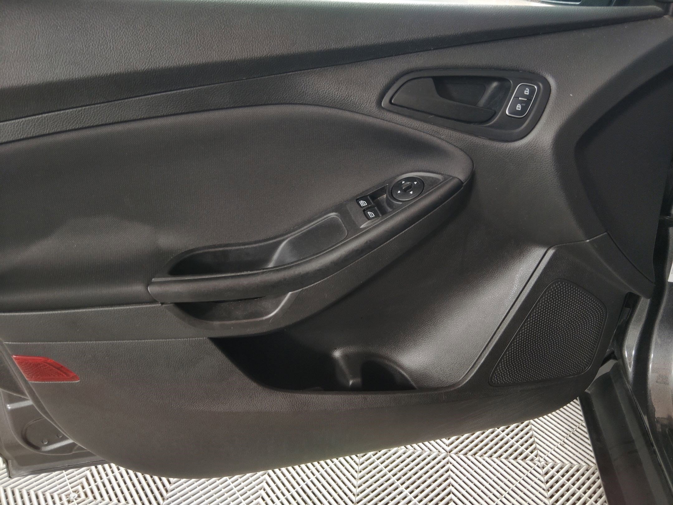 Used 2017 Ford Focus S image 12