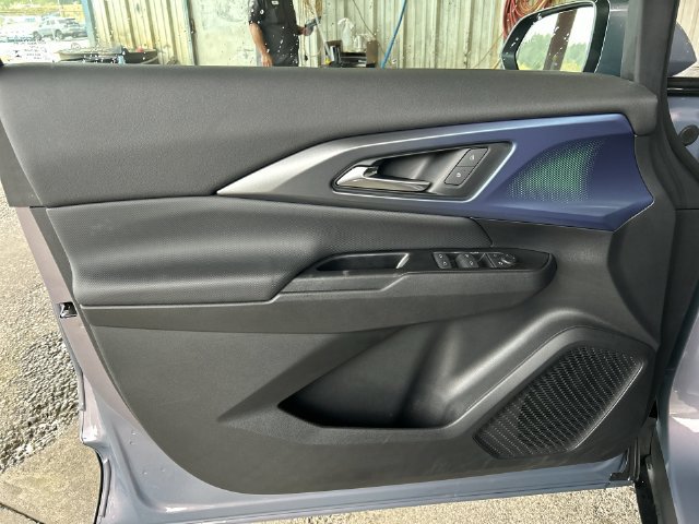 Used 2024 Chevrolet Equinox EV LT w/ LPO, Blackout Package FWD image 21