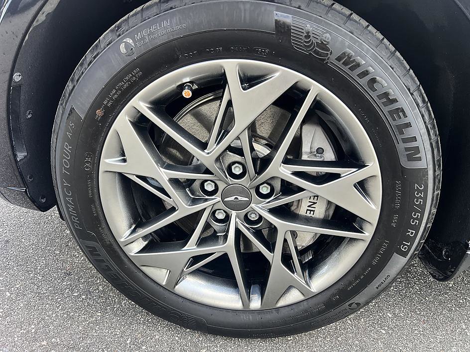 Used 2024 Genesis GV70 2.5T w/ Advanced Package image 9