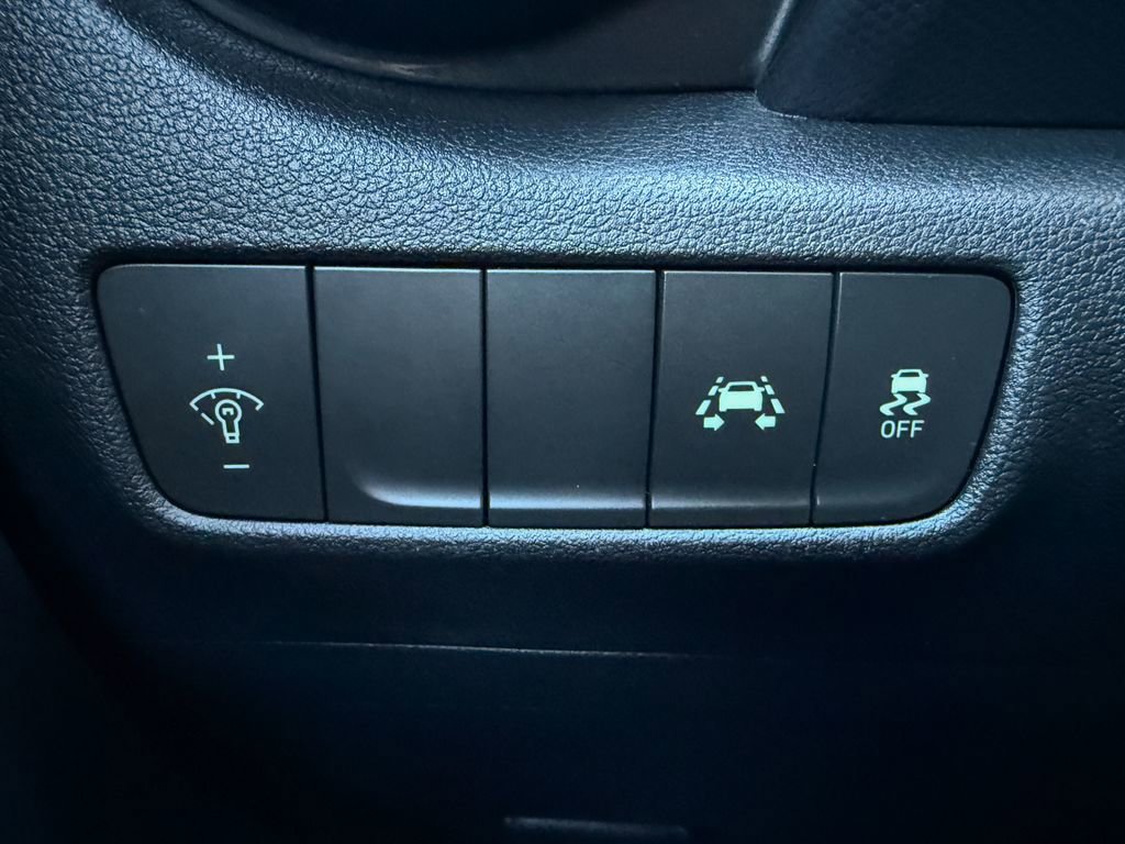 Used 2020 Hyundai Kona SE image 22