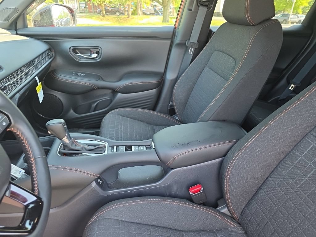 Certified 2025 Honda HR-V Sport image 21