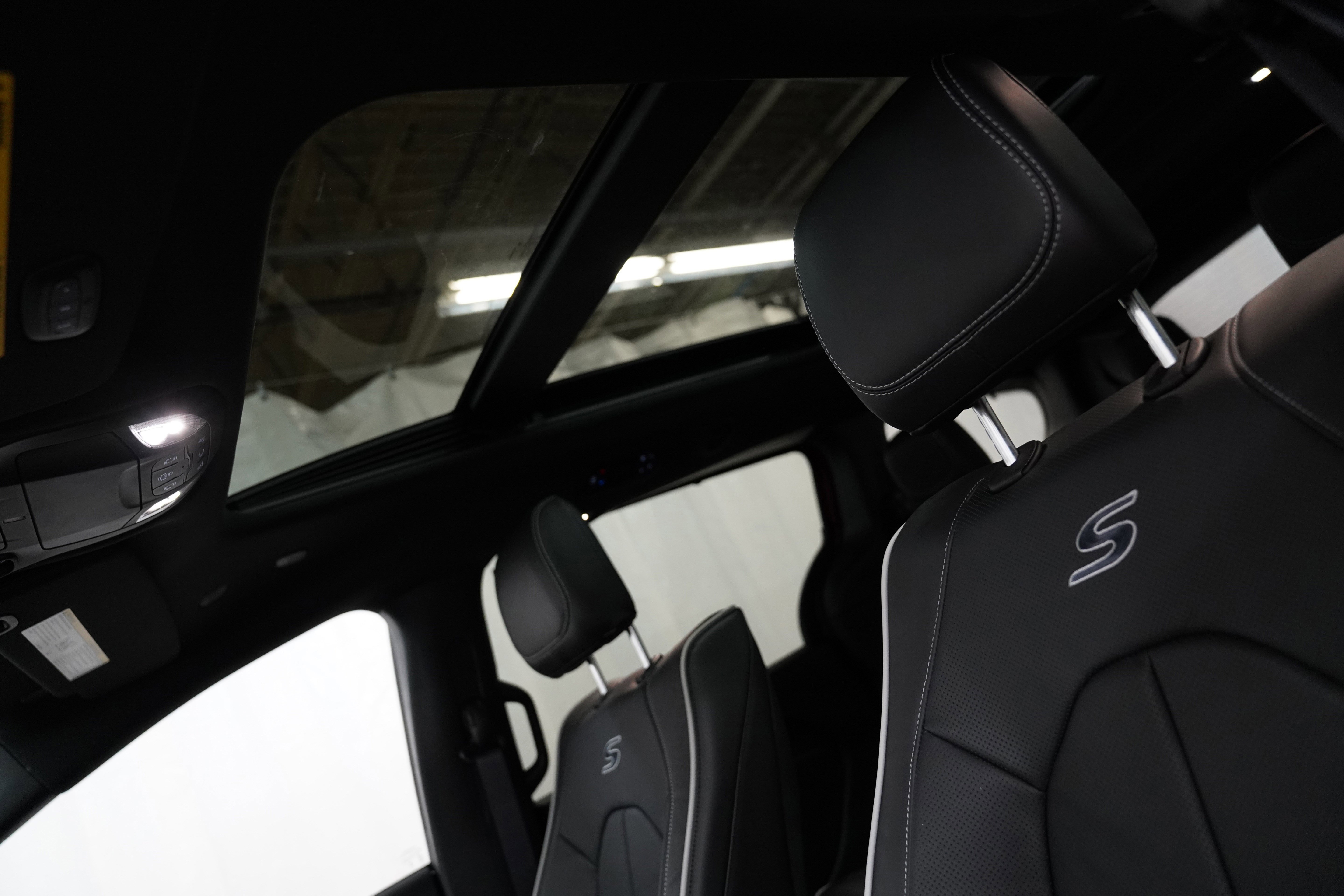 New 2026 Chrysler Pacifica Limited w/ Uconnect Theater Family Group image 31