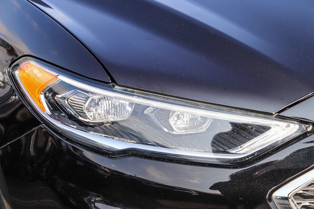 Used 2019 Ford Fusion Energi Titanium FWD image 4