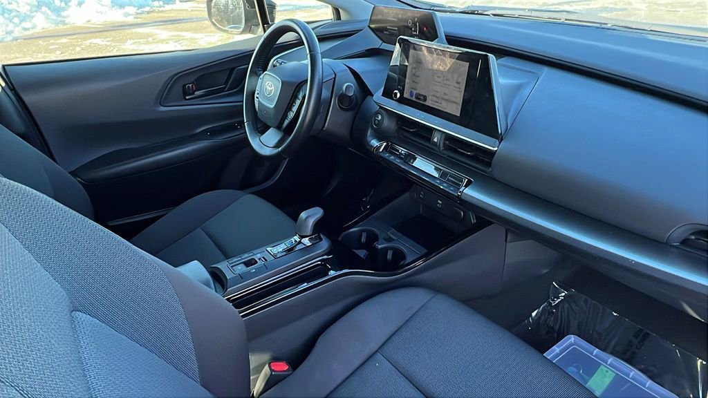 Used 2024 Toyota Prius LE image 10