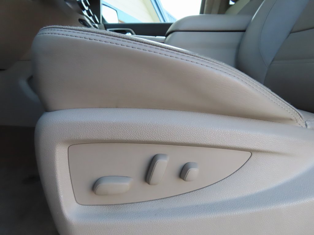 Certified 2017 GMC Yukon Denali image 8