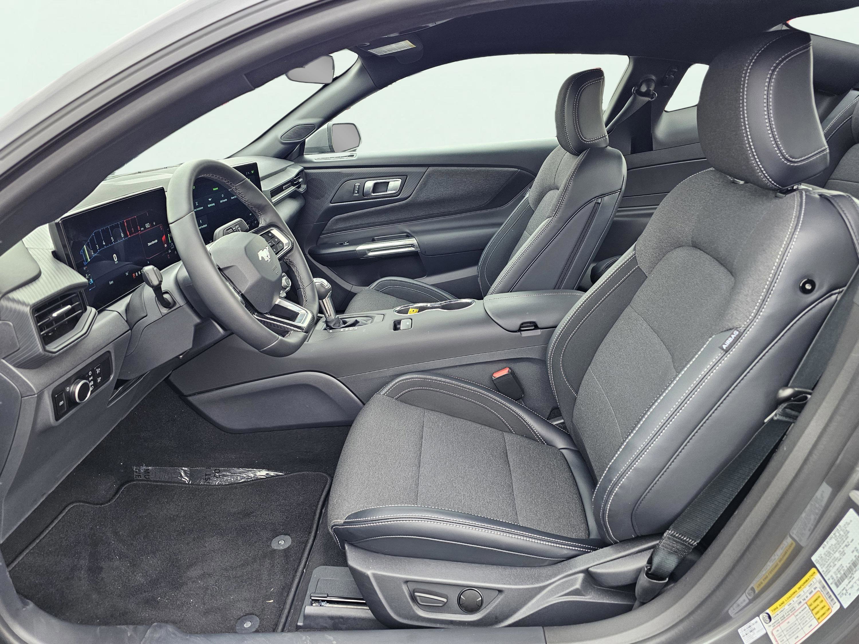 Used 2025 Ford Mustang Coupe image 15