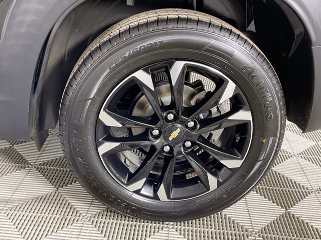Used 2023 Chevrolet TrailBlazer LT w/ Convenience Package FWD image 9