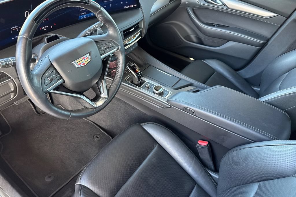 Used 2025 Cadillac CT5 Premium Luxury RWD image 5