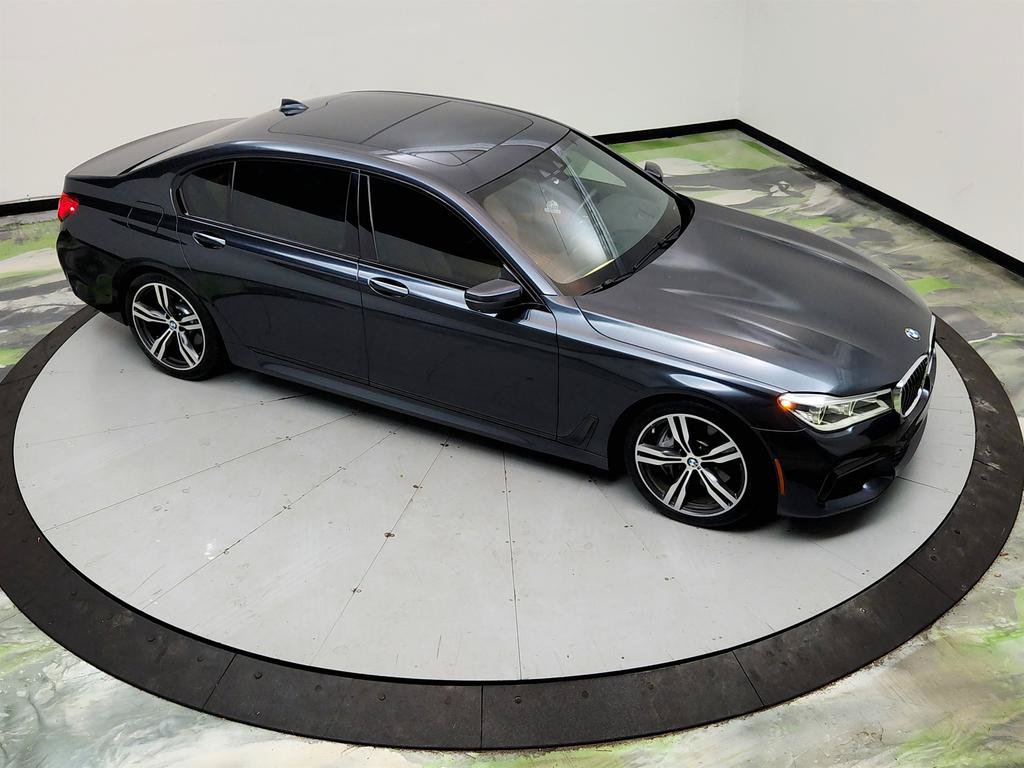 Used 2018 BMW 750i RWD image 36