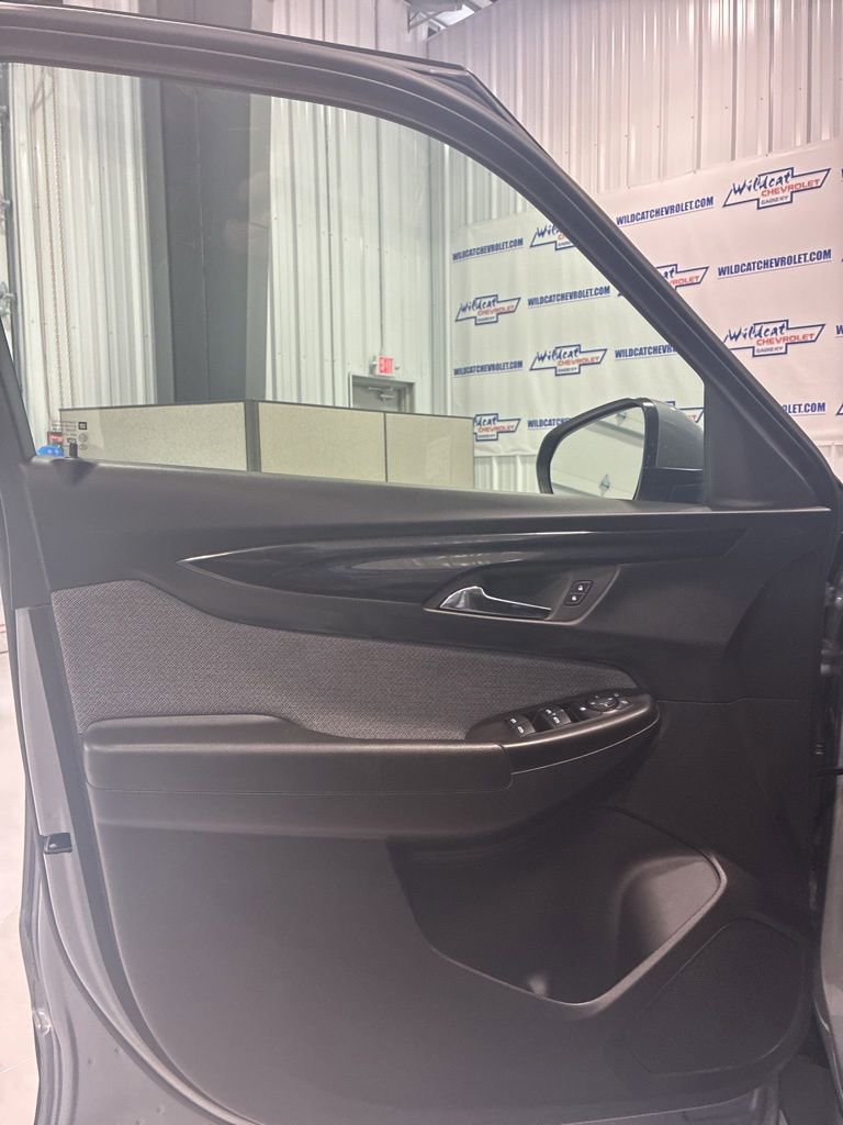Used 2025 Chevrolet TrailBlazer LT AWD/4WD image 21