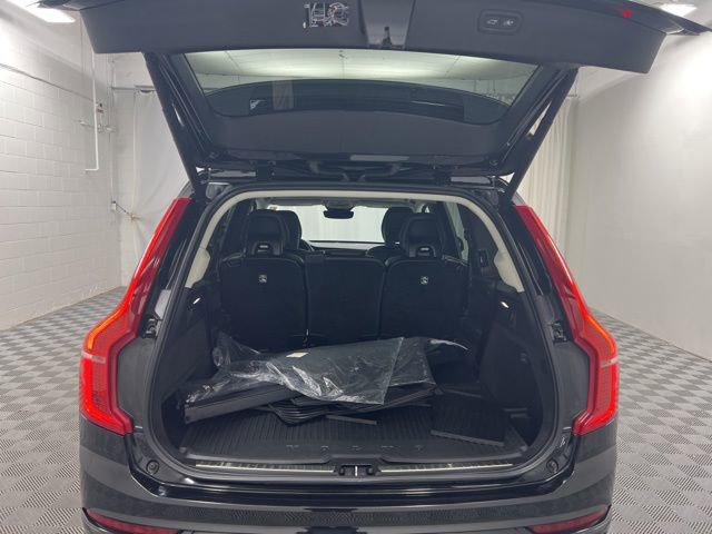 Used 2023 Volvo XC90 B5 Core w/ Climate Package image 8