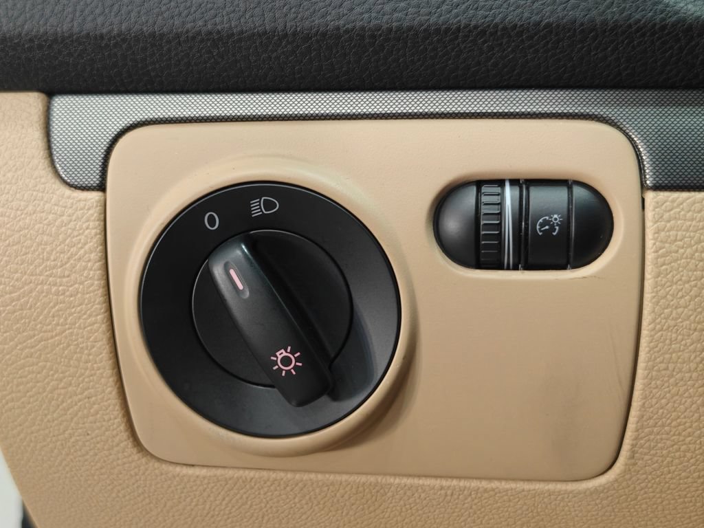 Used 2007 Volkswagen Jetta Wolfsburg Edition FWD image 11