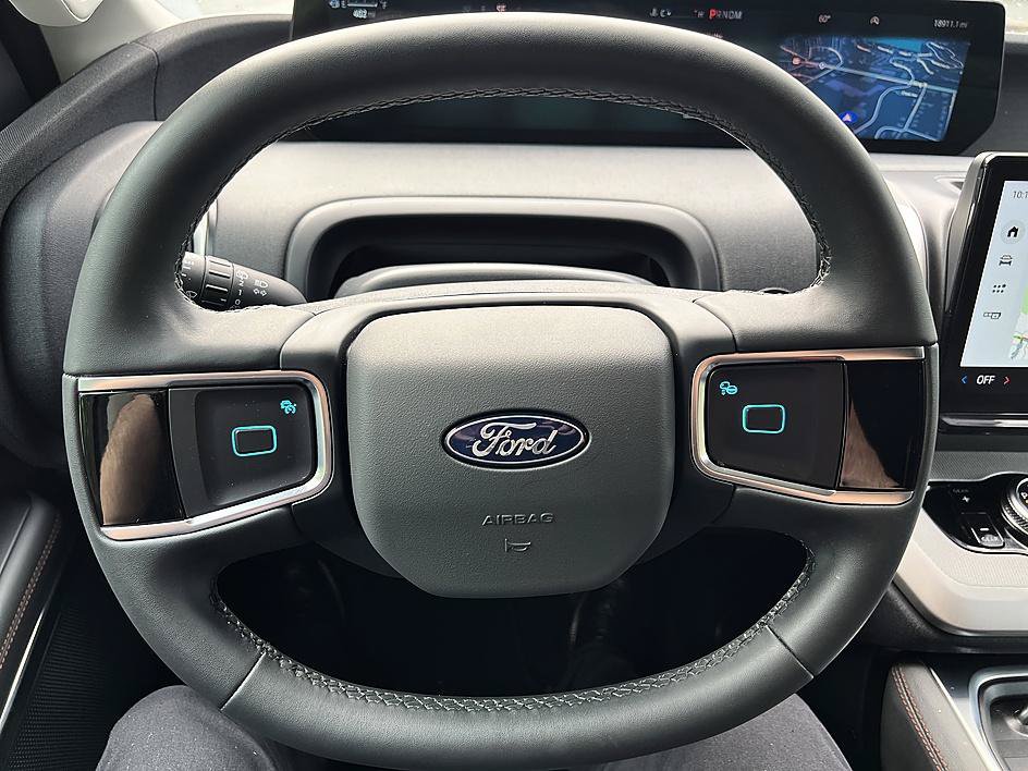 Used 2025 Ford Expedition Max Active AWD/4WD image 14