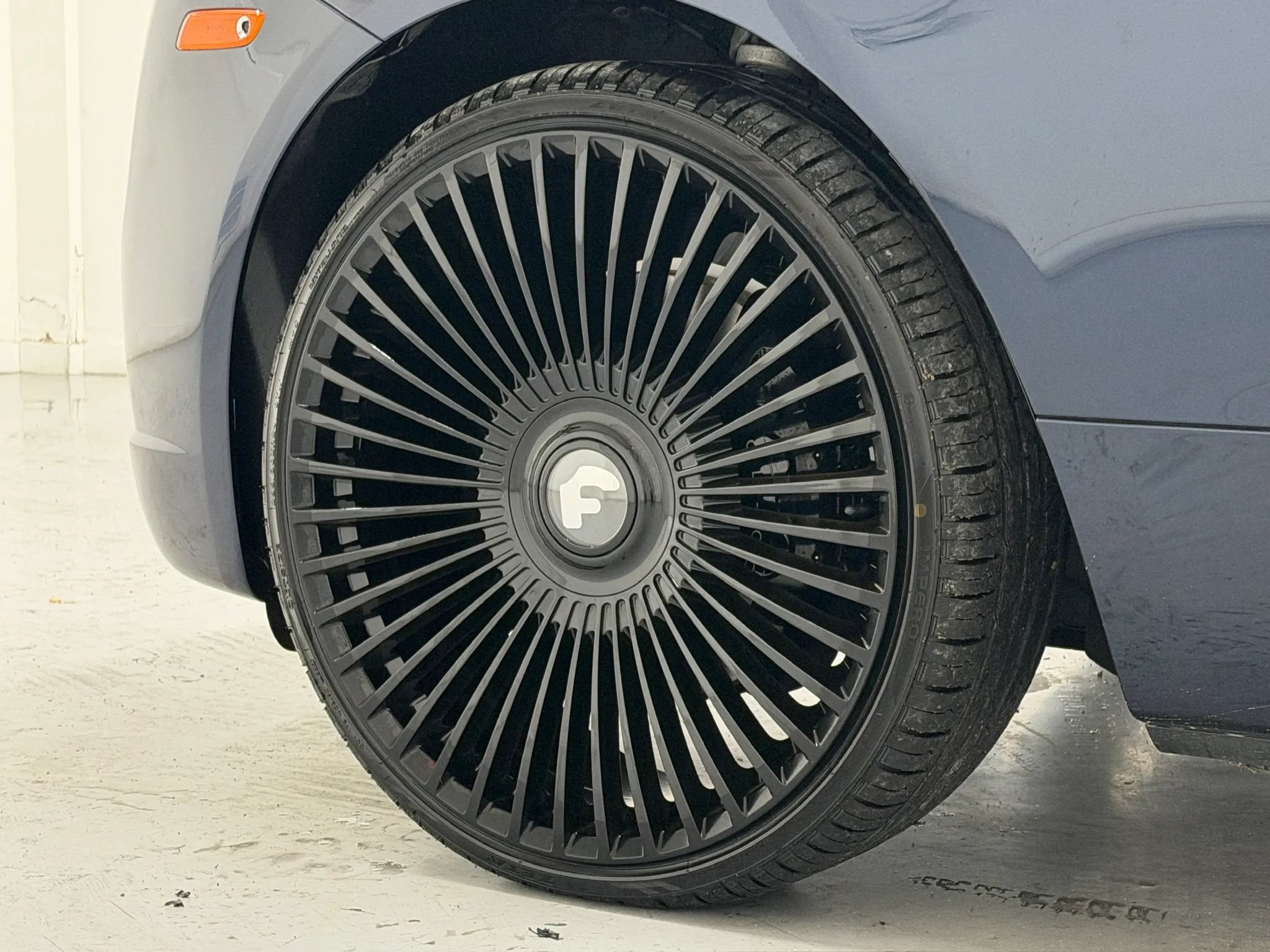 Used 2017 Rolls-Royce Dawn RWD image 92