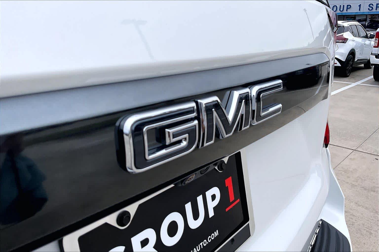 Used 2024 GMC Yukon Denali Ultimate AWD/4WD image 31