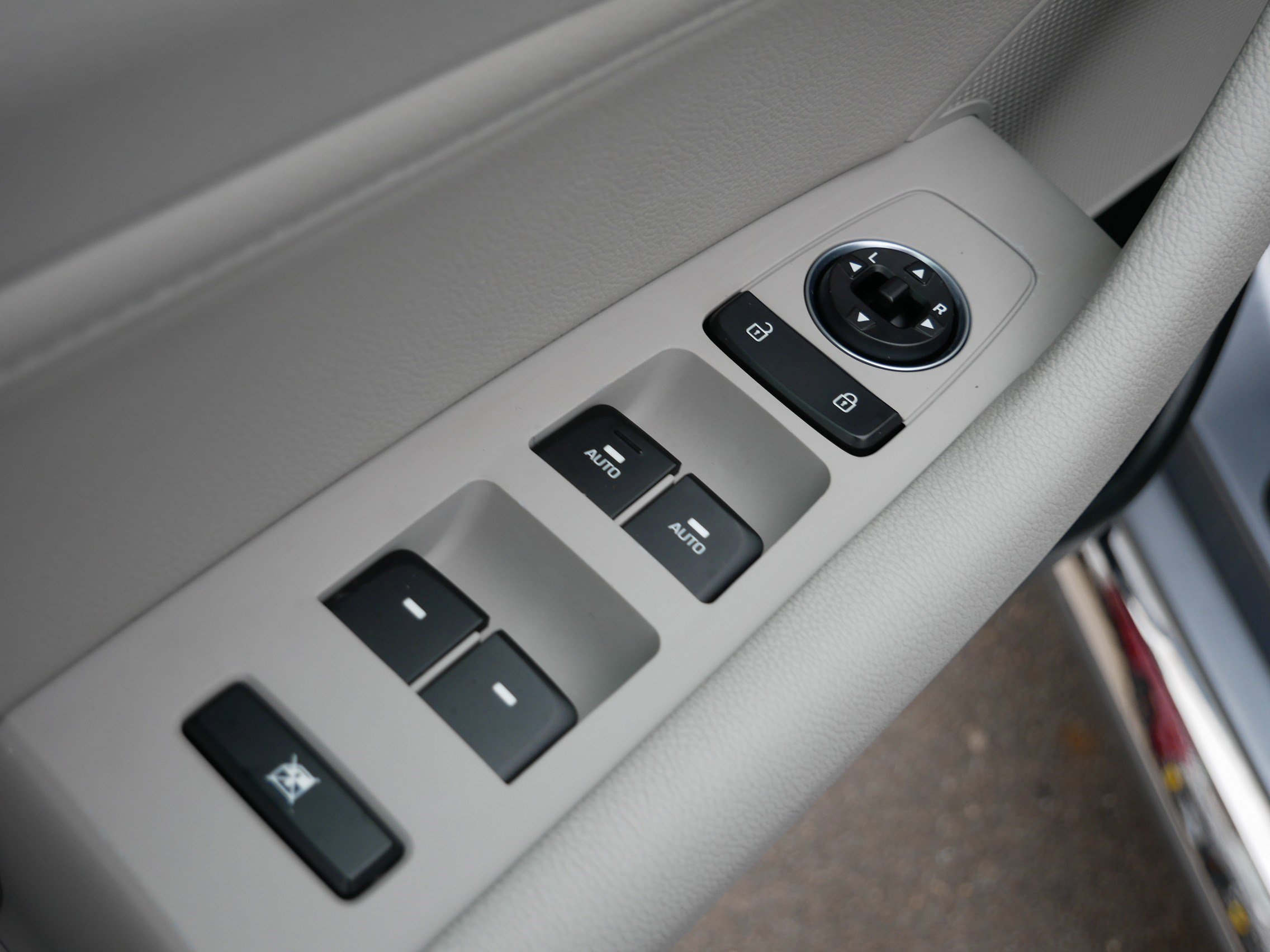 Used 2017 Hyundai Sonata Limited w/ Ultimate Package 04 image 19