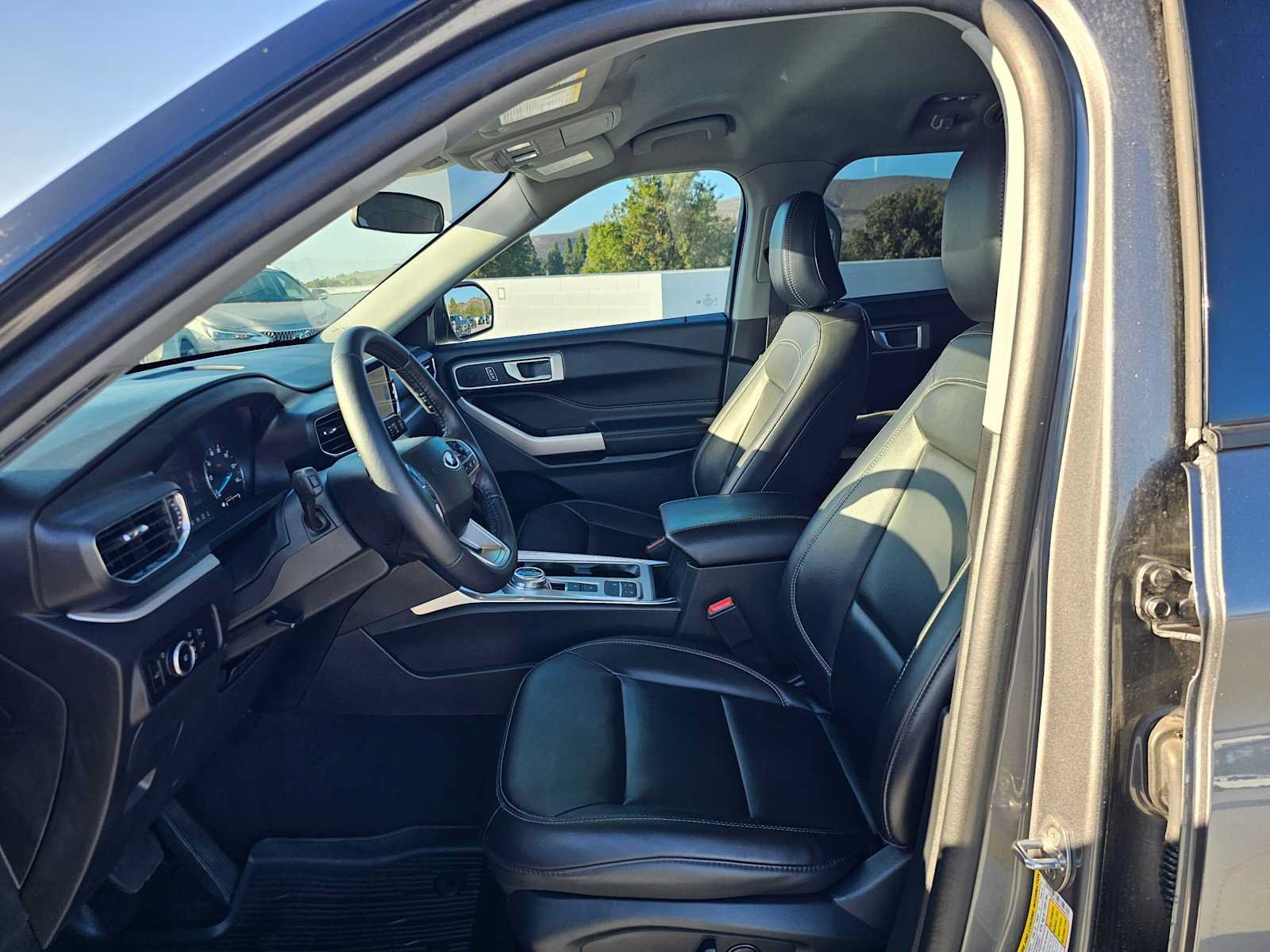 Used 2023 Ford Explorer XLT w/ Equipment Group 202A RWD image 22