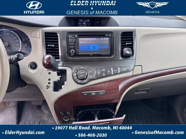 Used 2014 Toyota Sienna XLE FWD image 17