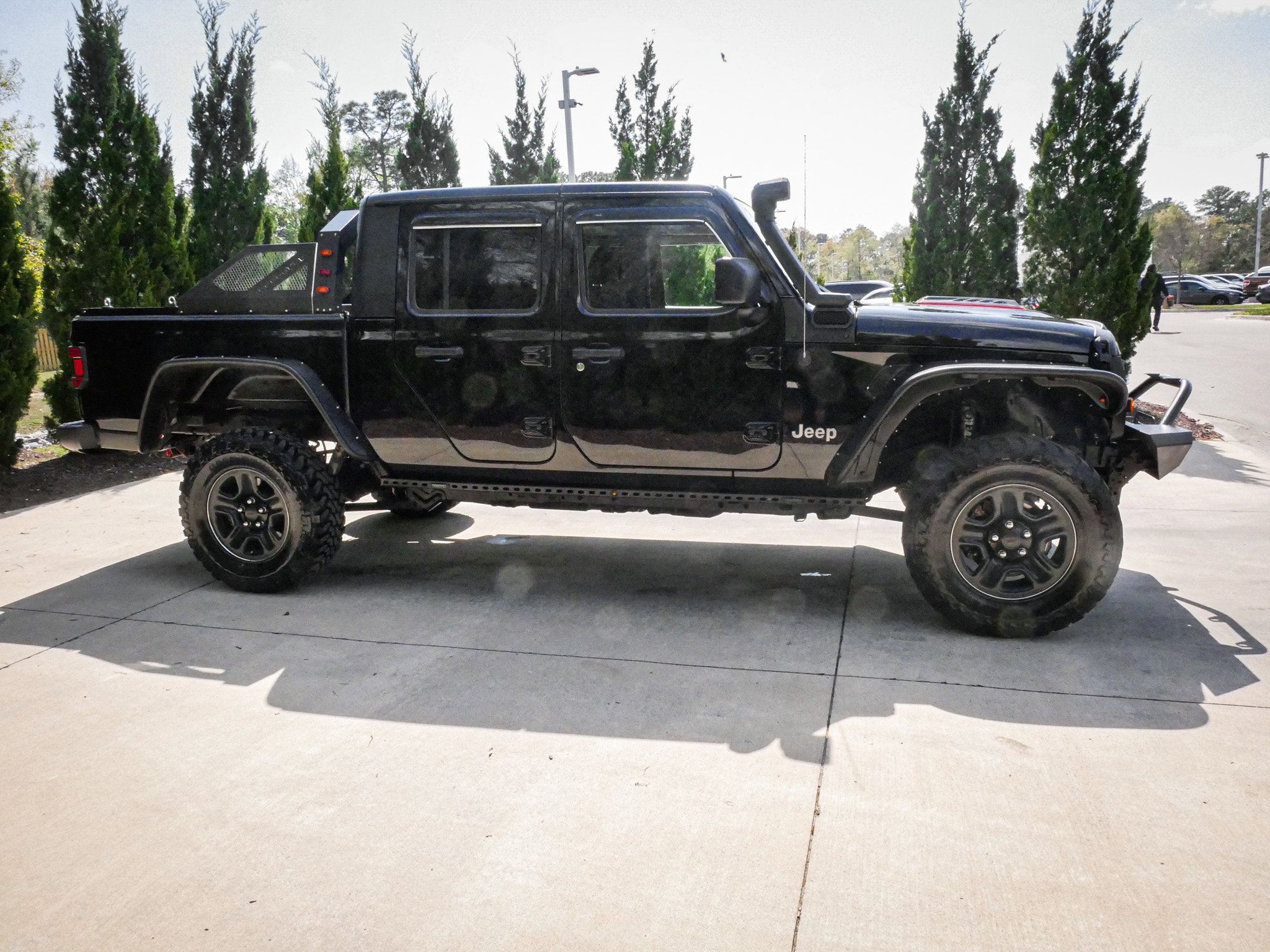 Used 2021 Jeep Gladiator Sport image 11