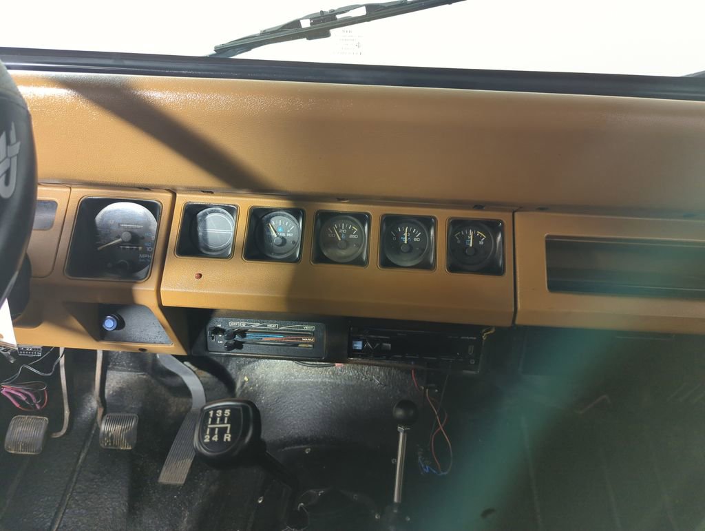 Used 1995 Jeep Wrangler S image 14