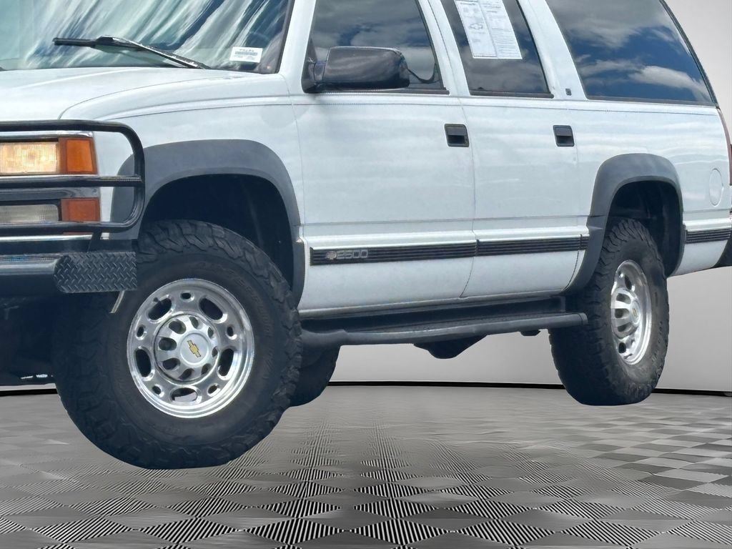 Used 1997 Chevrolet Suburban 2500 w/ Preferred Equipment Group 3 AWD/4WD image 3