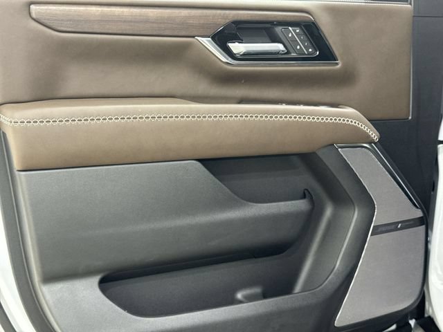 New 2026 GMC Yukon XL Denali Ultimate w/ LPO, Floor Liner Package AWD/4WD image 23