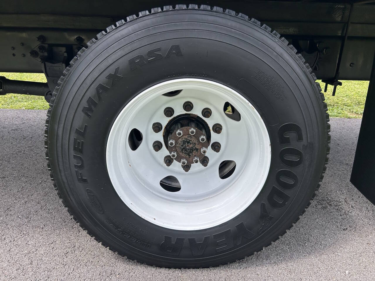 Used 2023 Ford F650 2WD Regular Cab Super Duty image 32