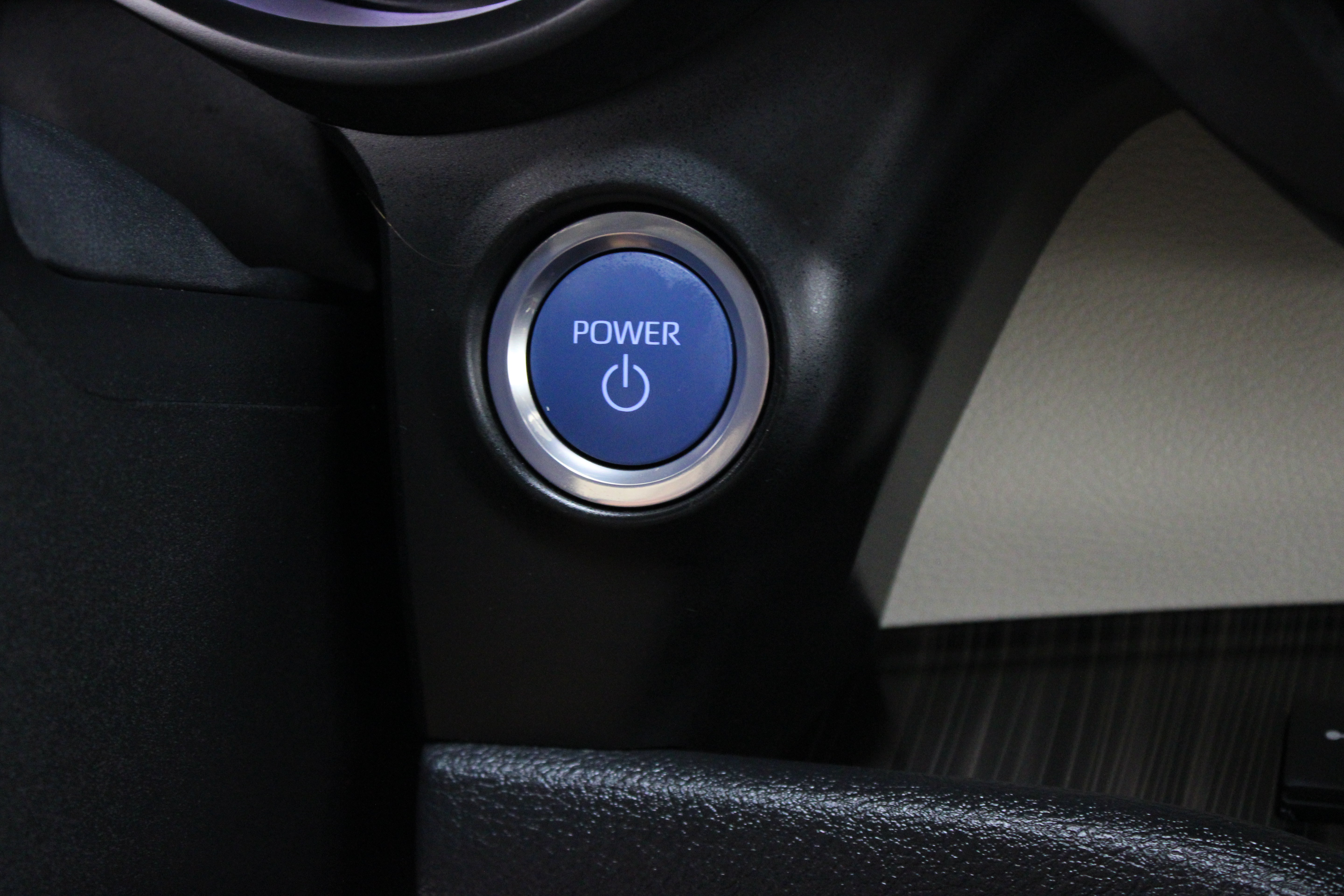 Used 2024 Toyota Sienna Platinum FWD image 18
