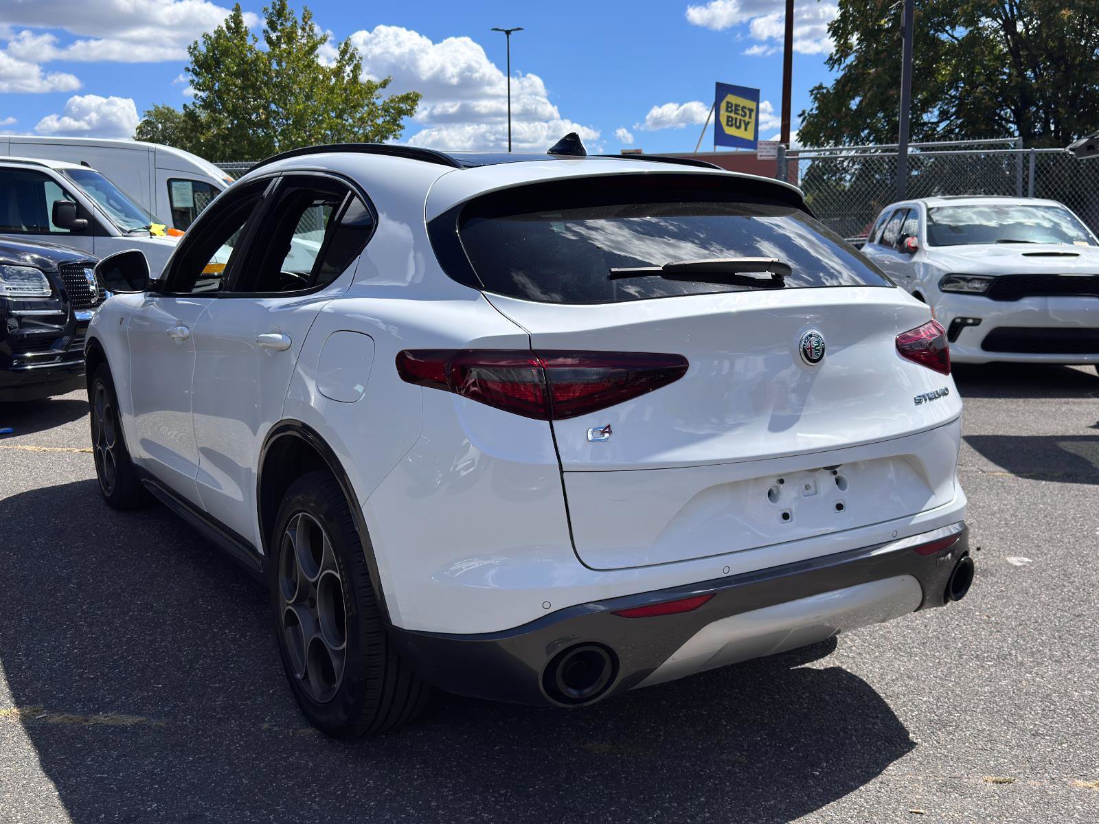 Used 2022 Alfa Romeo Stelvio Ti image 6