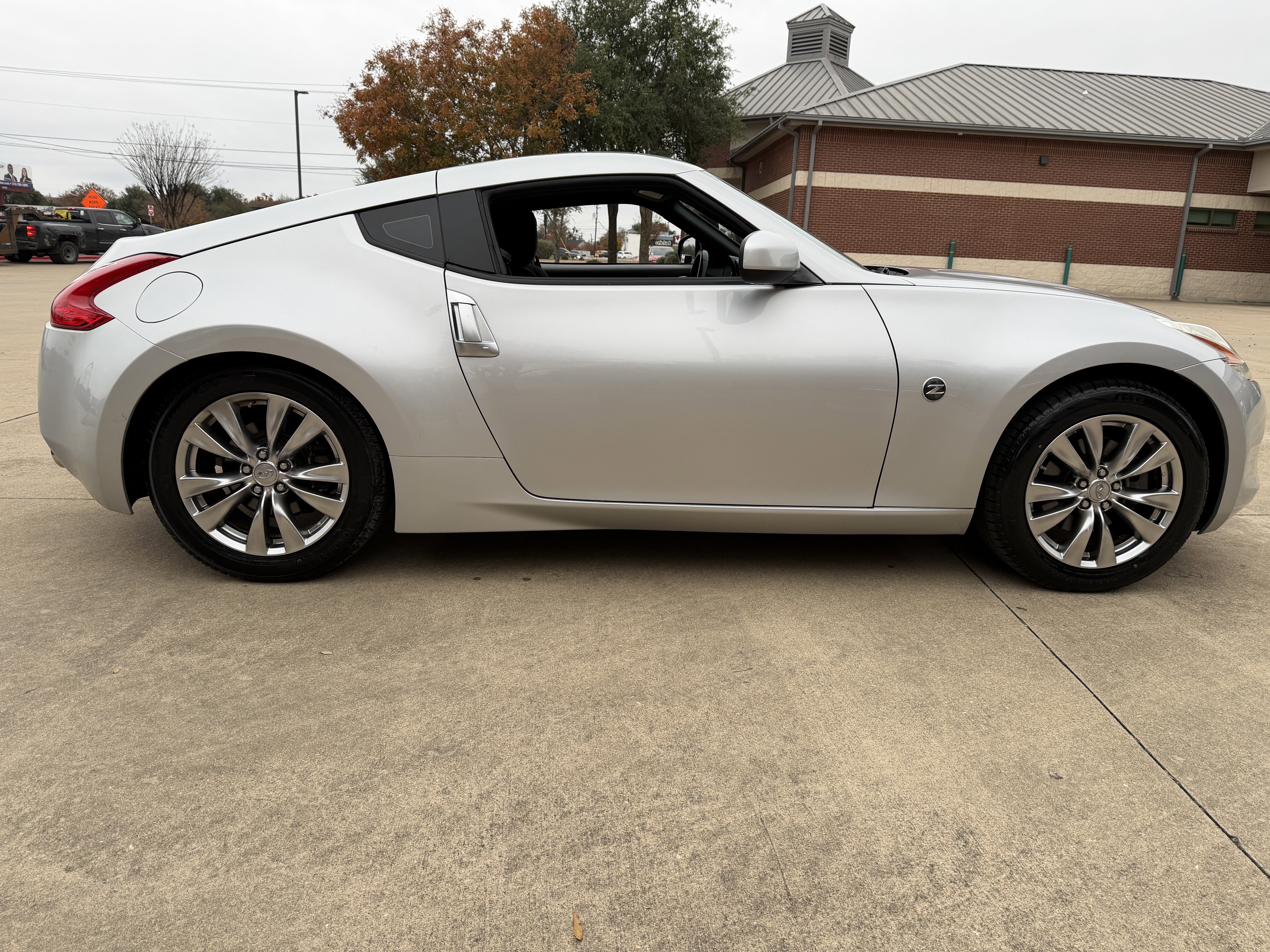 Used 2011 Nissan 370Z Coupe image 14