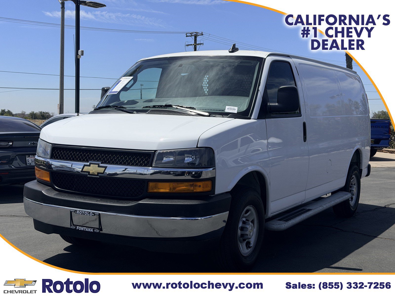 Used 2025 Chevrolet Express 2500 w/ Driver Convenience Package RWD image 3