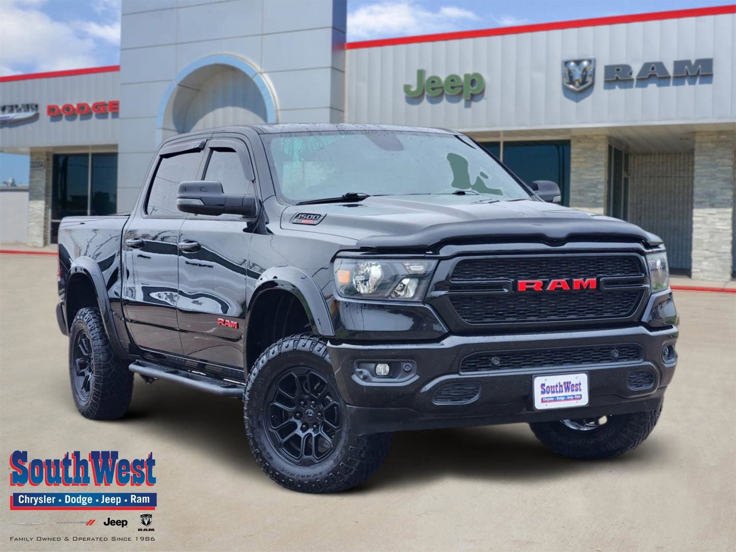Used 2023 RAM 1500 Lone Star AWD/4WD image 1