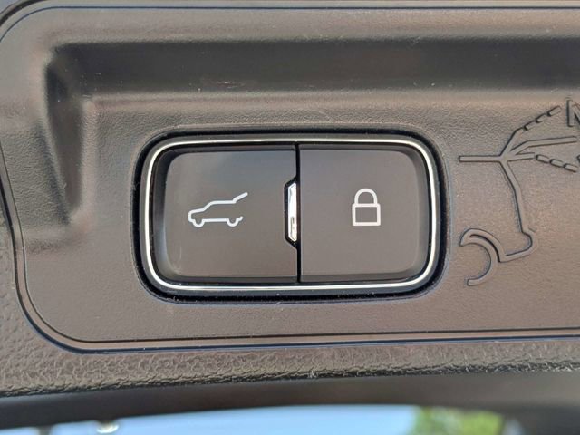 Used 2023 Ford Explorer ST RWD image 12