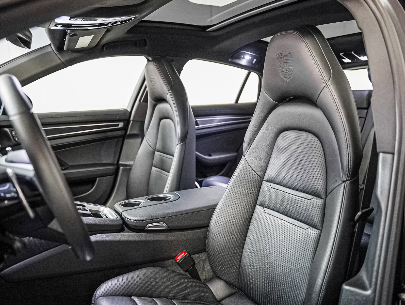 Used 2023 Porsche Panamera 4 Platinum Edition w/ Assistance Package image 5