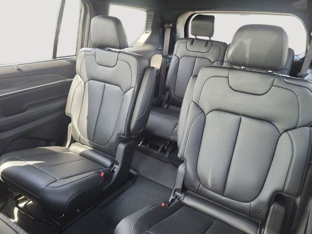 New 2025 Jeep Grand Cherokee L Limited w/ Luxury Tech Group II image 13
