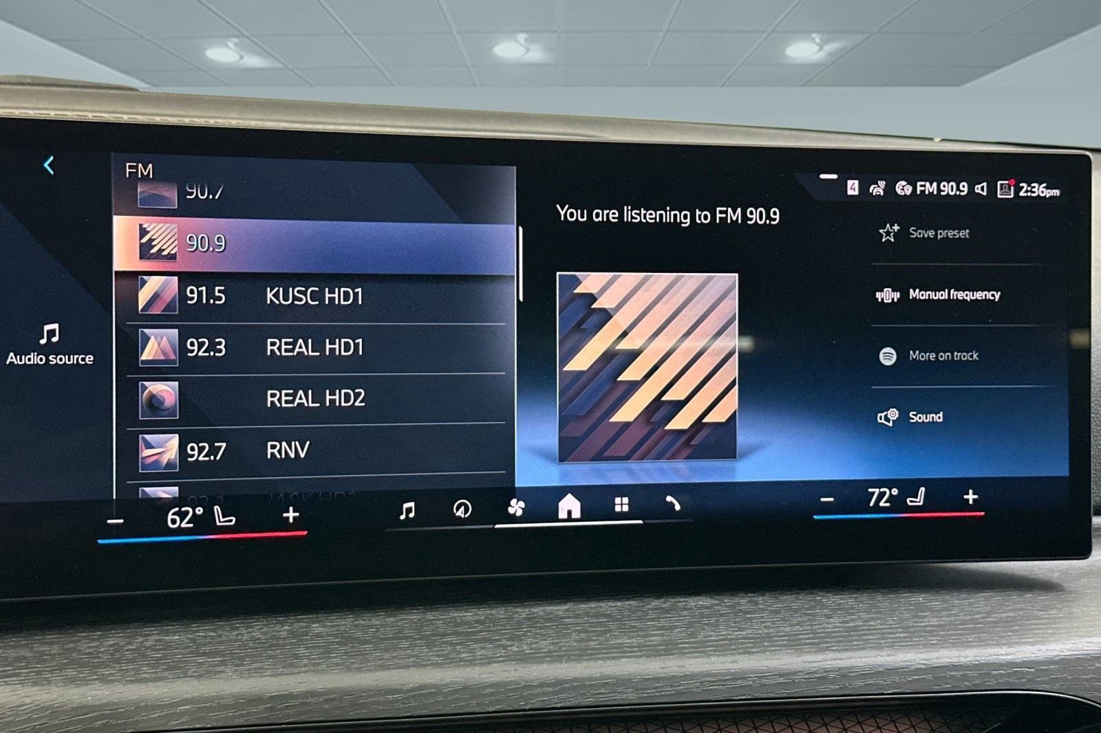 Used 2025 BMW 230i Coupe w/ Convenience Package image 21