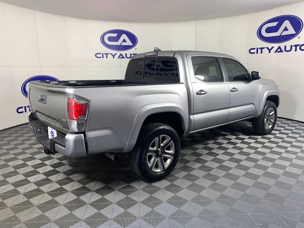Used 2016 Toyota Tacoma Limited w/ Towing Package image 3