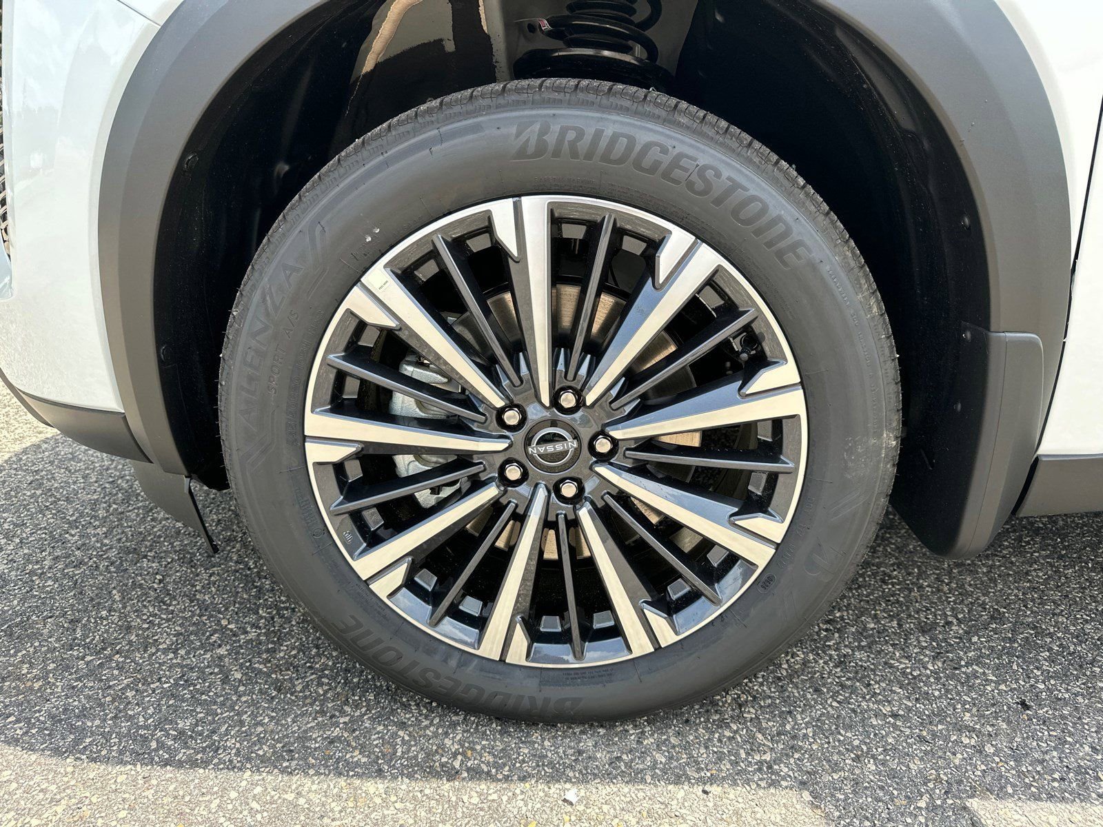 New 2026 Nissan Pathfinder Platinum FWD image 9