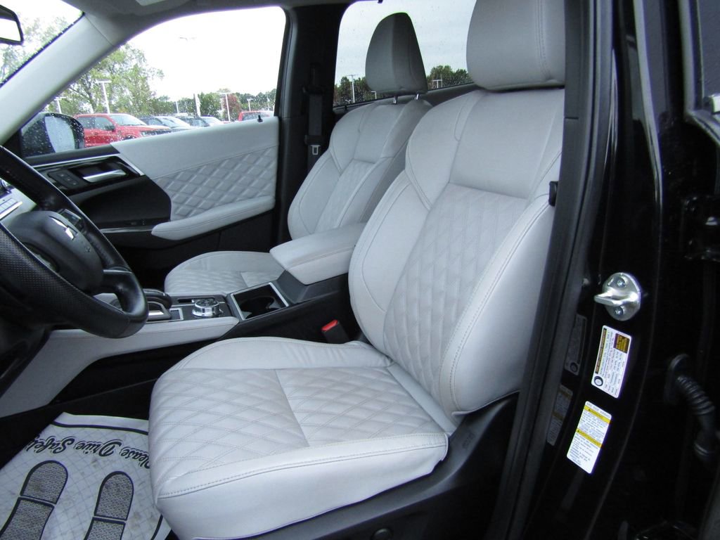 Used 2024 Mitsubishi Outlander SEL image 10