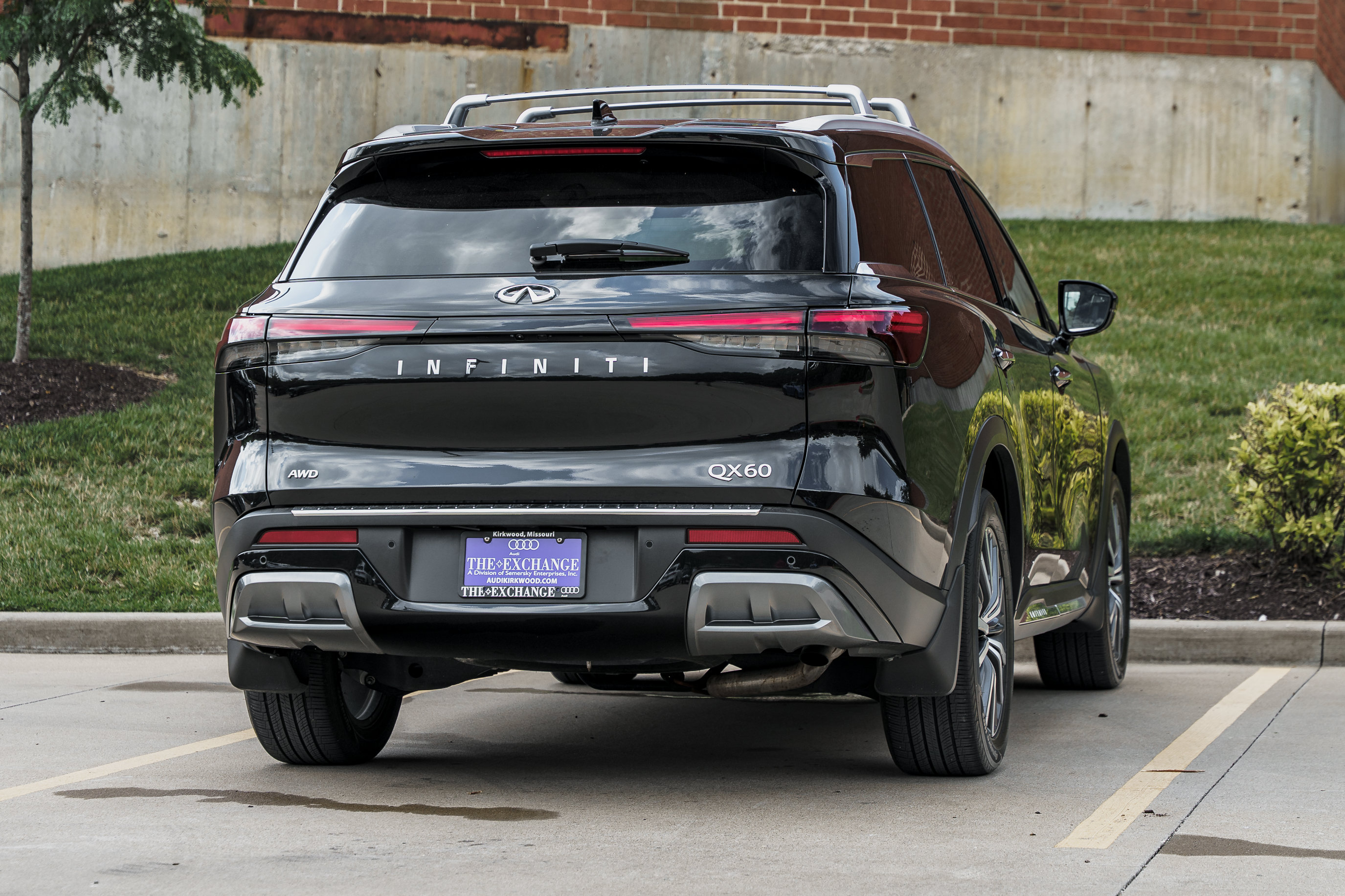 Used 2024 INFINITI QX60 Sensory w/ Cargo Package AWD/4WD image 4