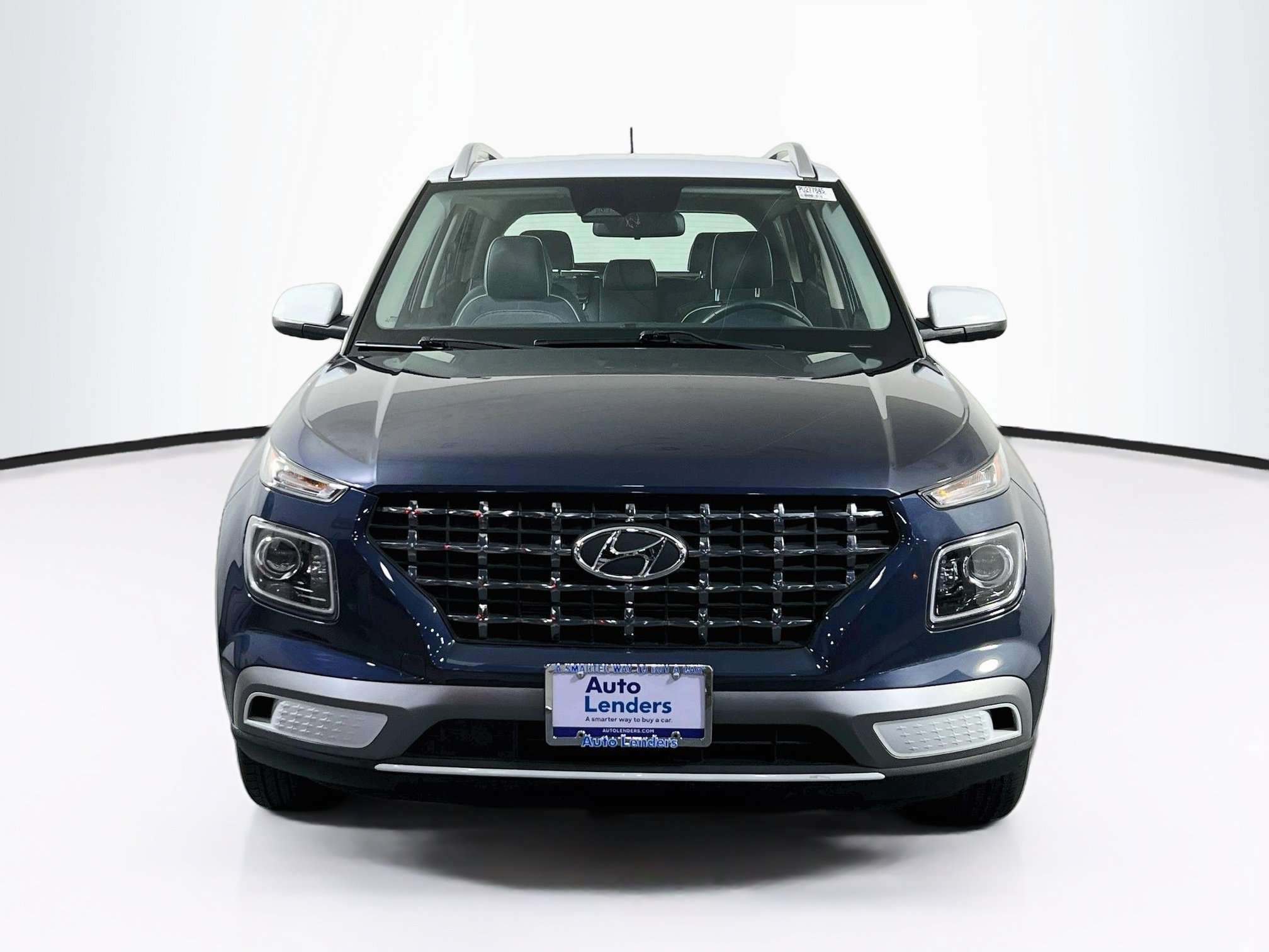 Used 2023 Hyundai Venue Limited w/ Cargo Package FWD image 2