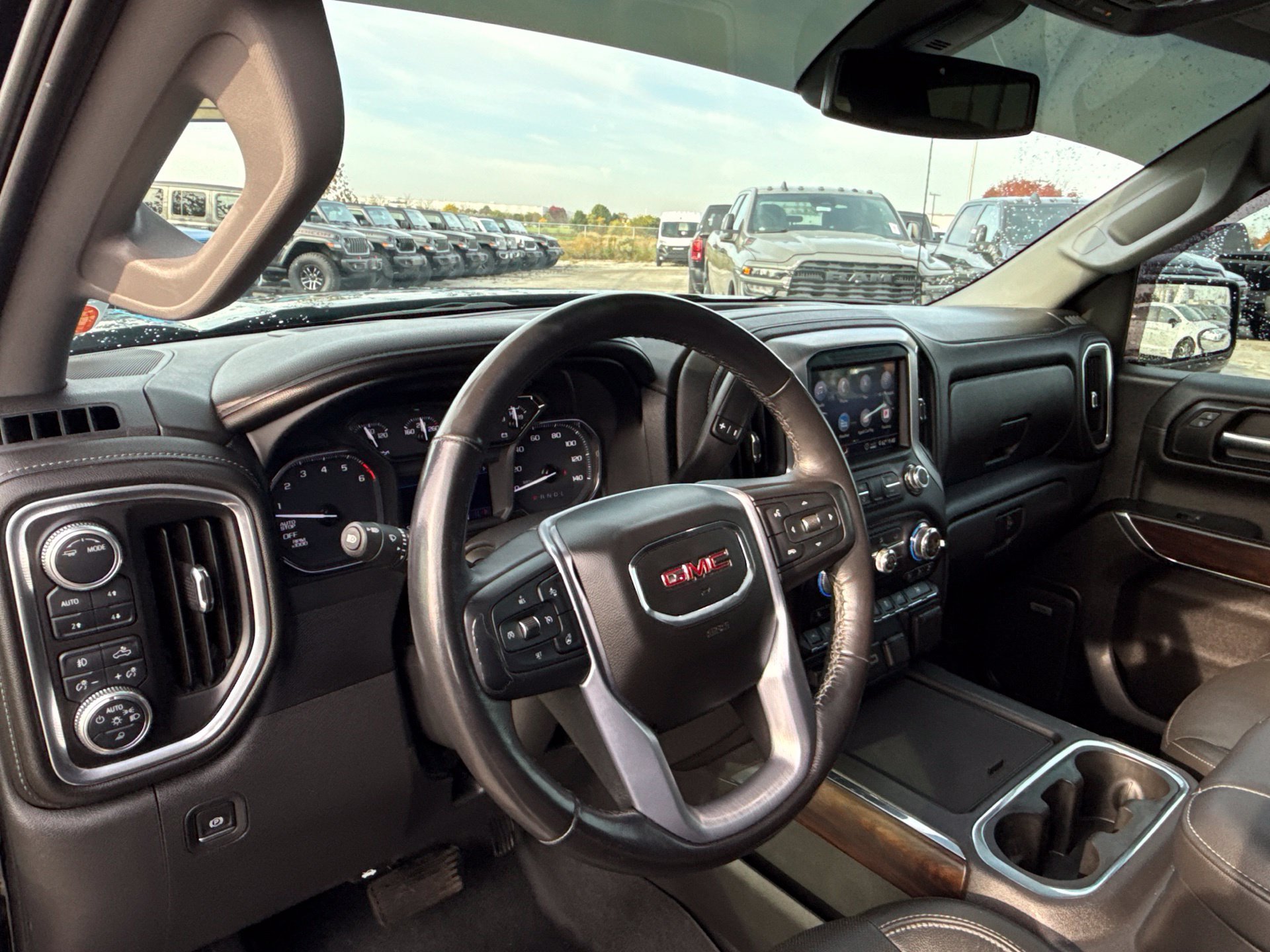 Used 2020 GMC Sierra 1500 SLT w/ SLT Premium Plus Package AWD/4WD image 10