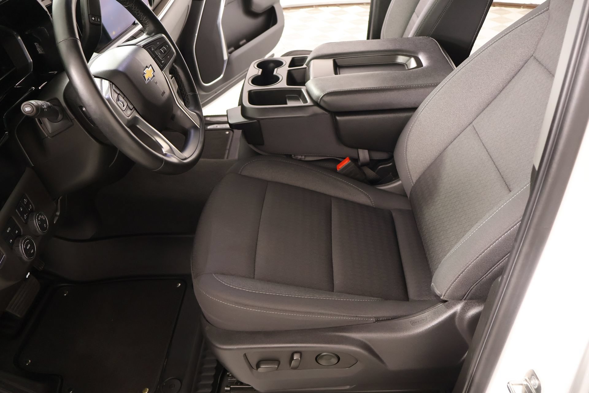 Used 2023 Chevrolet Silverado 1500 LT w/ Safety Package AWD/4WD image 11