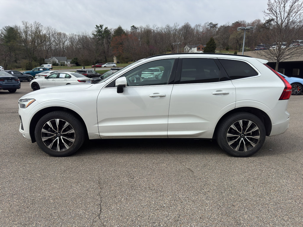 Used 2023 Volvo XC60 B5 Core w/ Climate Package image 3