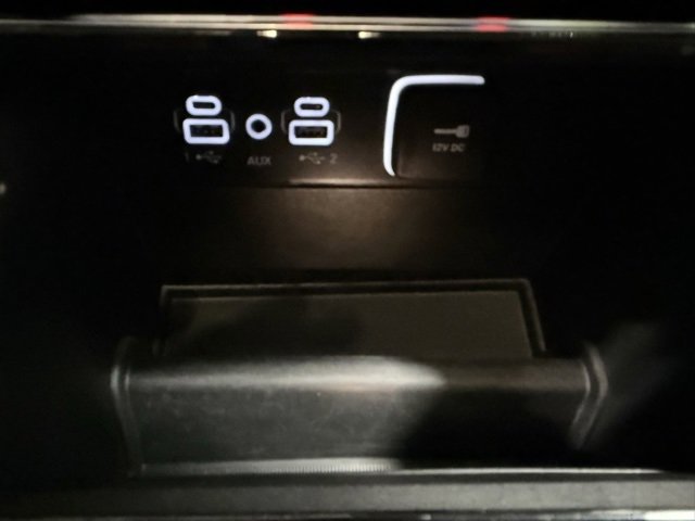 Used 2023 Jeep Grand Cherokee Limited image 21