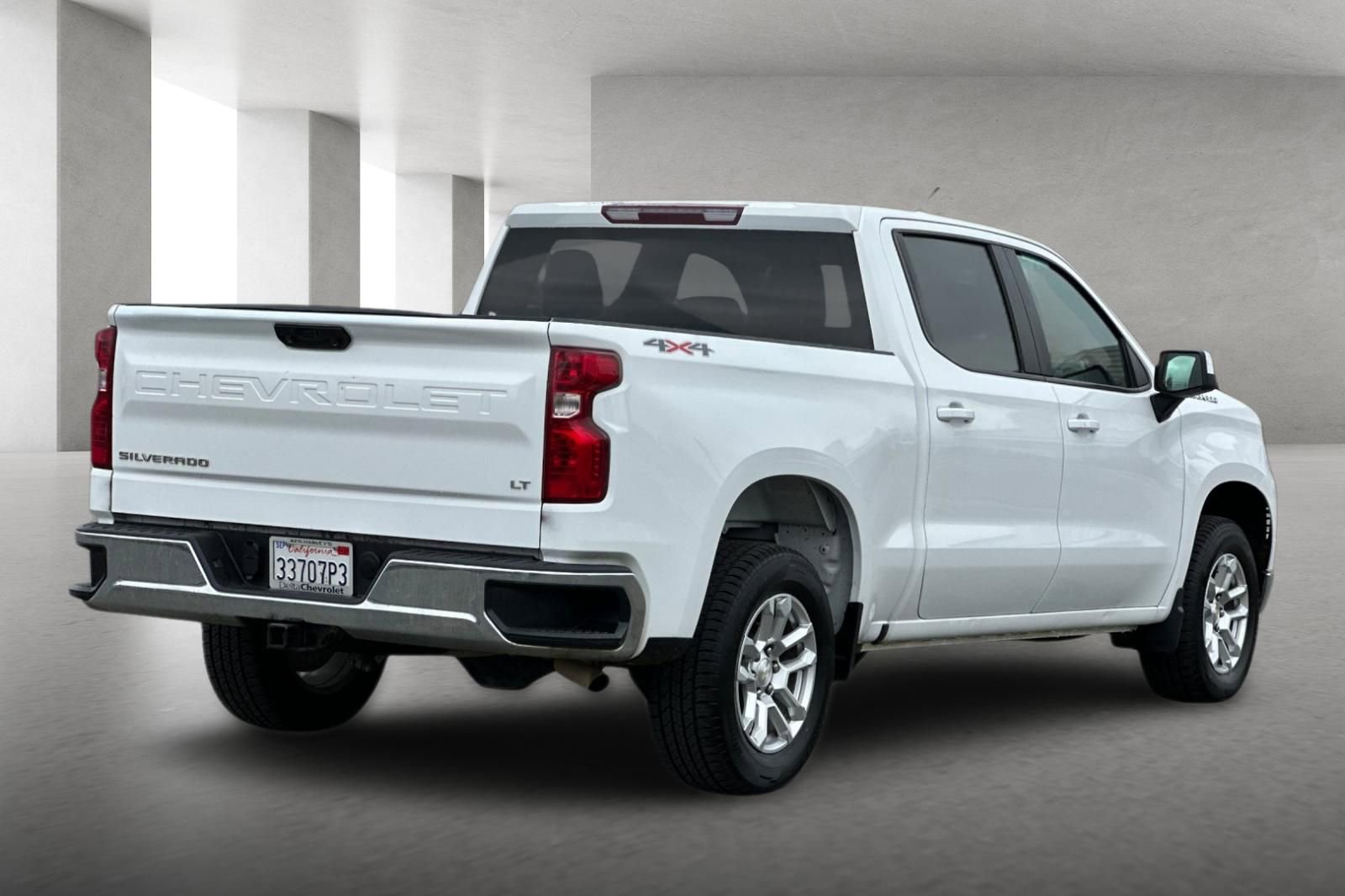 Used 2022 Chevrolet Silverado 1500 LT AWD/4WD image 4