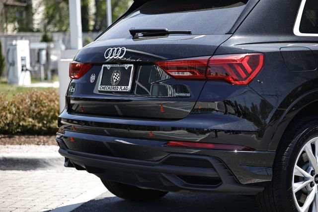 Certified 2025 Audi Q3 2.0T Premium w/ Convenience Package AWD/4WD image 8