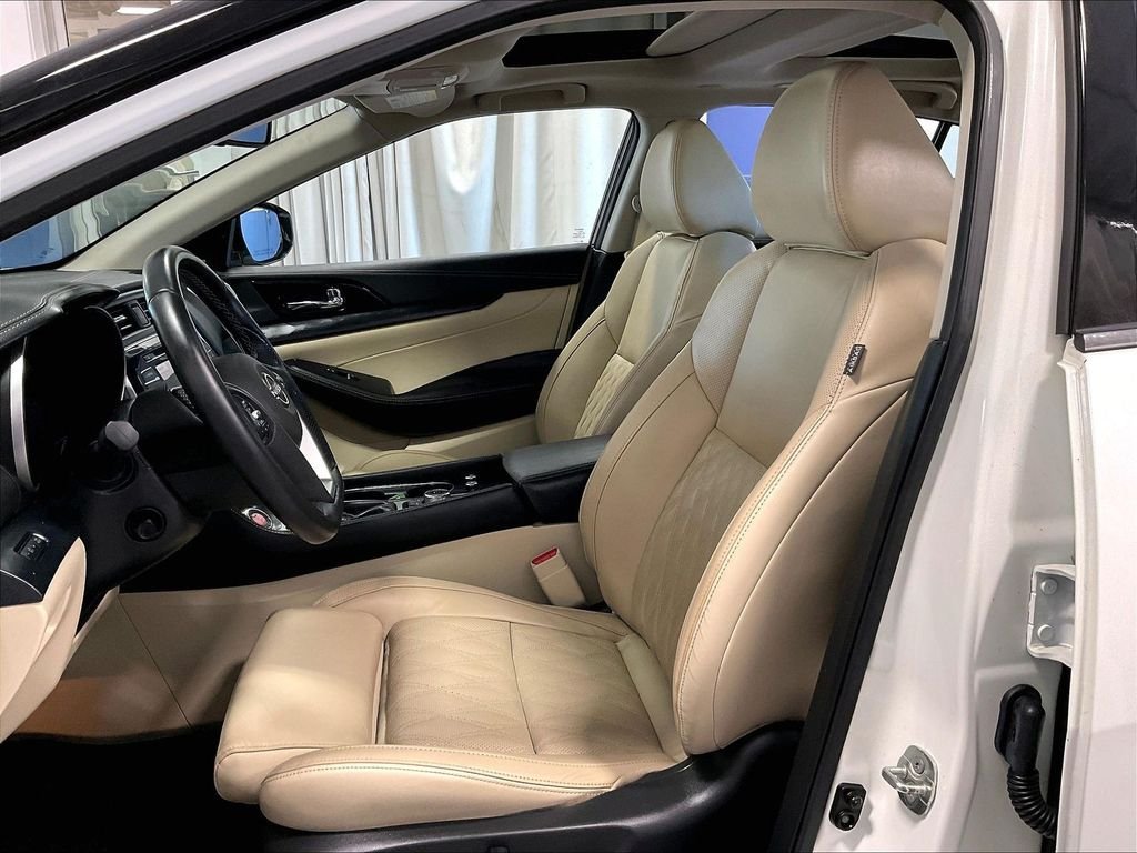Certified 2023 Nissan Maxima Platinum w/ Sport Mat Group FWD image 10