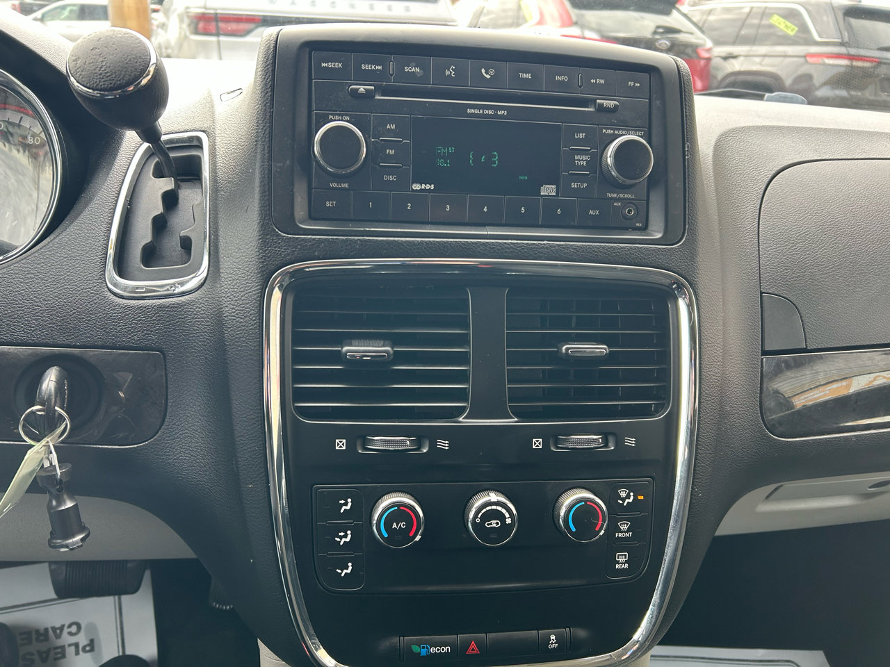 Used 2016 Dodge Grand Caravan SE image 20